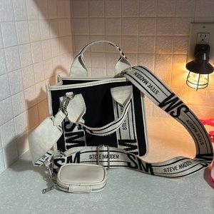 Steve Madden cross body bag.